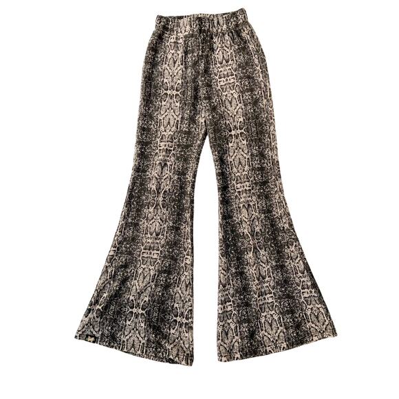 Dolls kill Badee Ivory Black Python Mid Rise Wide Leg Flared Pants sz Medium - Picture 8 of 9